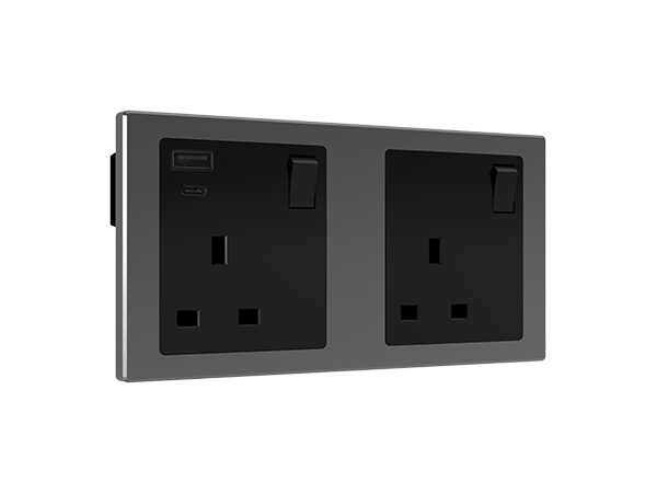 13A BS Socket with Switch / USB Charging C+A